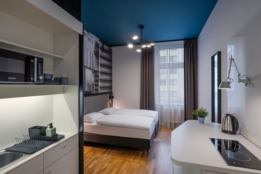 Dean's Home Budapest 1