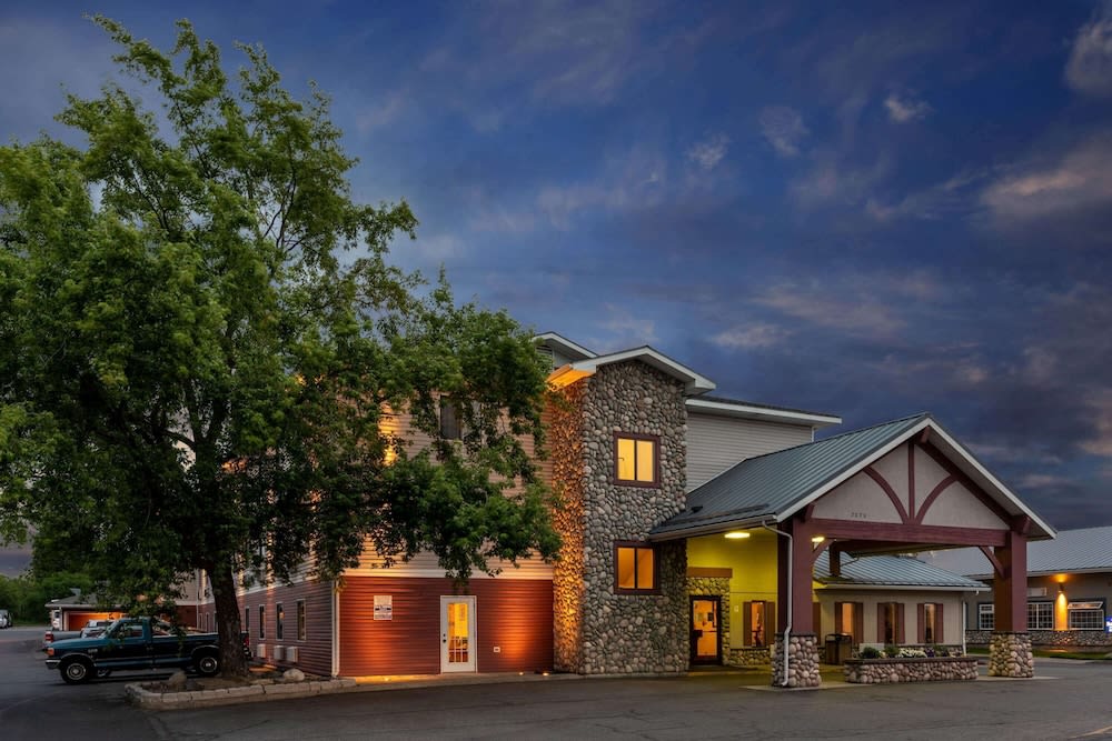 Super 8 by Wyndham Spokane Valley 1