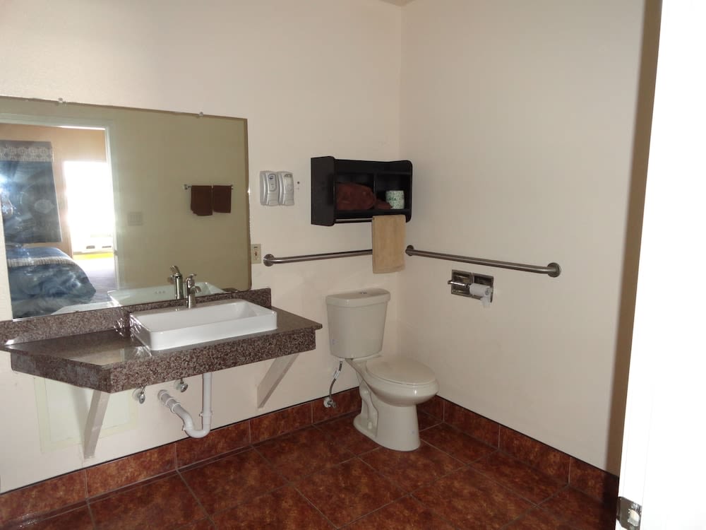Americas Best Value Inn Brownsville 4