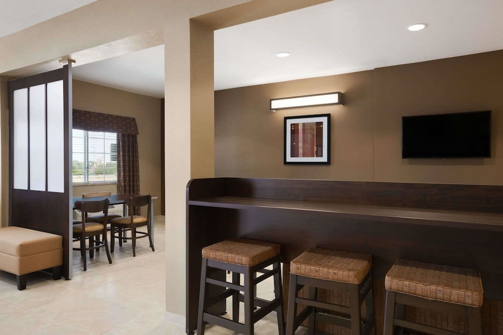 Microtel Inn & Suites Pleasanton 2
