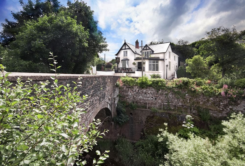 The Newbridge on Usk 1