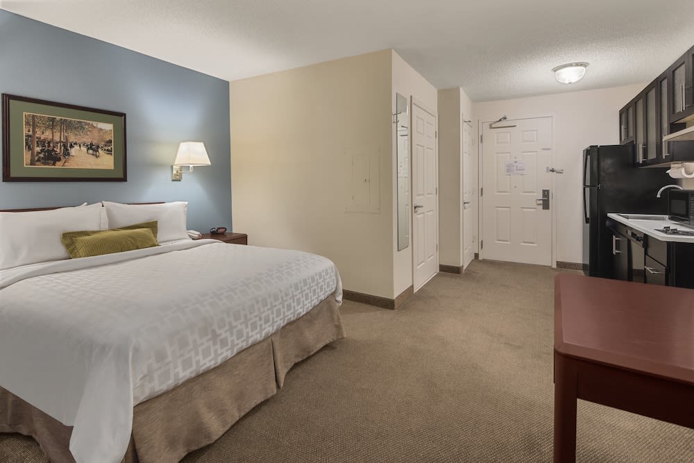 Candlewood Suites Raleigh Crabtree, an IHG Hotel 2