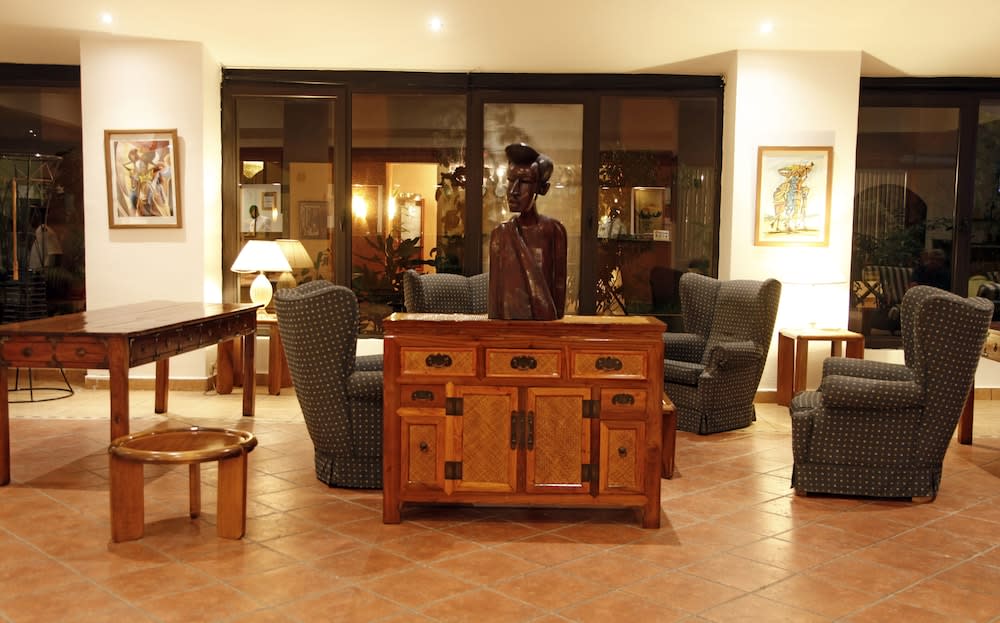 The Kairaba Beach Hotel 2