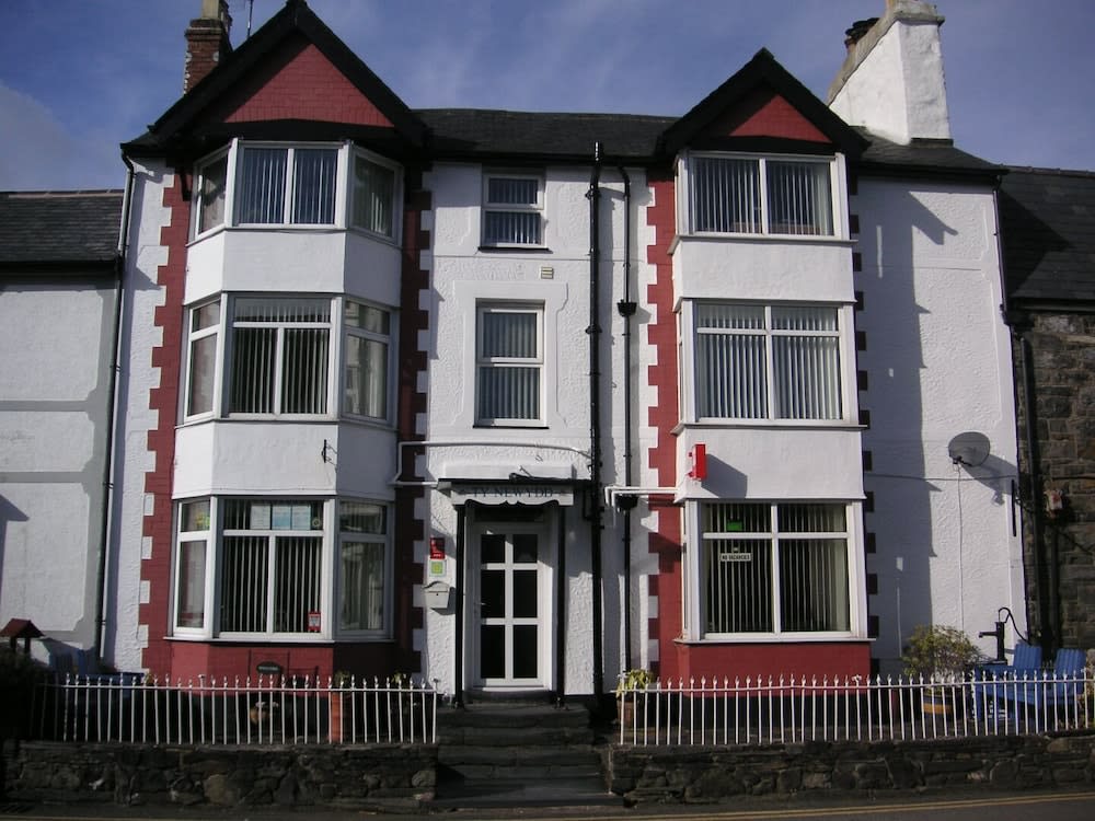 Ty Newydd Guest House 1