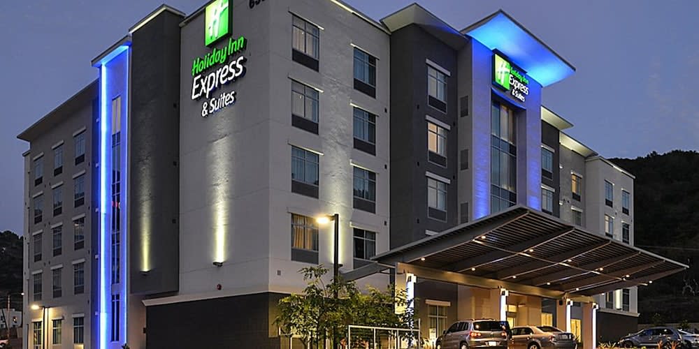 Holiday Inn Express & Suites JACKSONVILLE-CAMP LEJEUNE AREA by IHG 1
