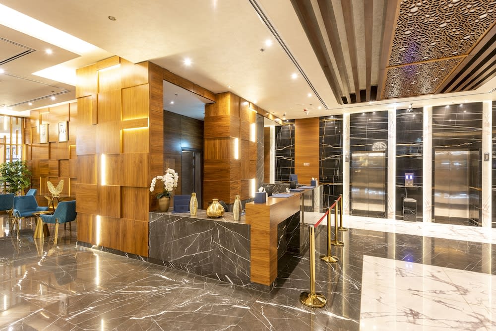 Luxe Grand Hotel Apartments 3