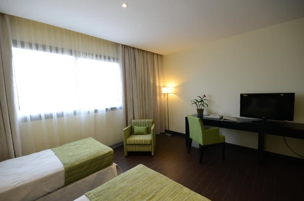 Grand Crucero Hotel 5