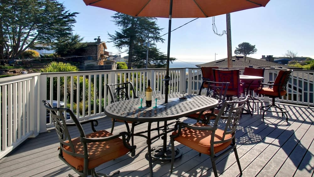 Ocean Echo Inn & Beach Cottages 1