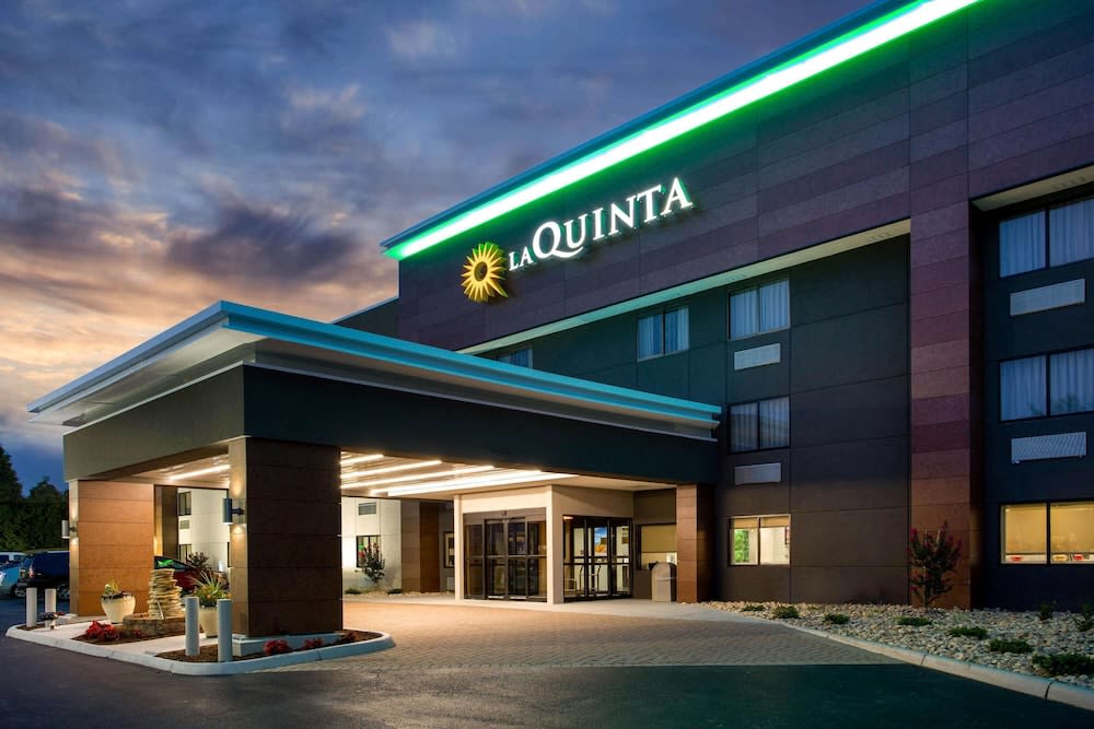 La Quinta Inn by Wyndham Roanoke Salem 1