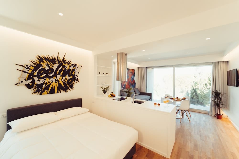 Marina Gardens Boutique&Suites 1