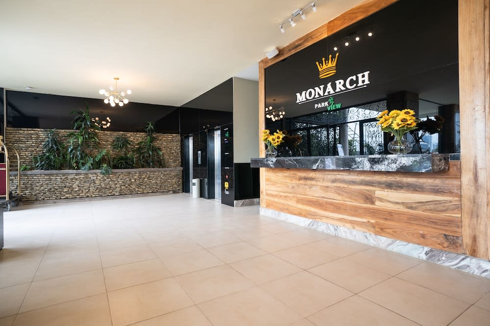 Monarch Hotel 2