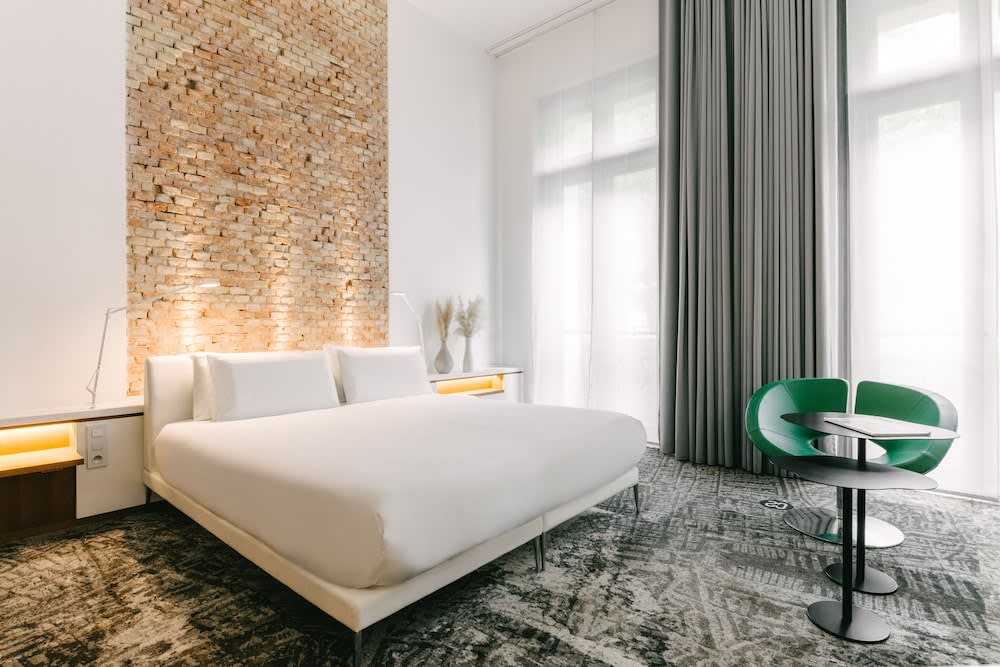 Hotel C2 2