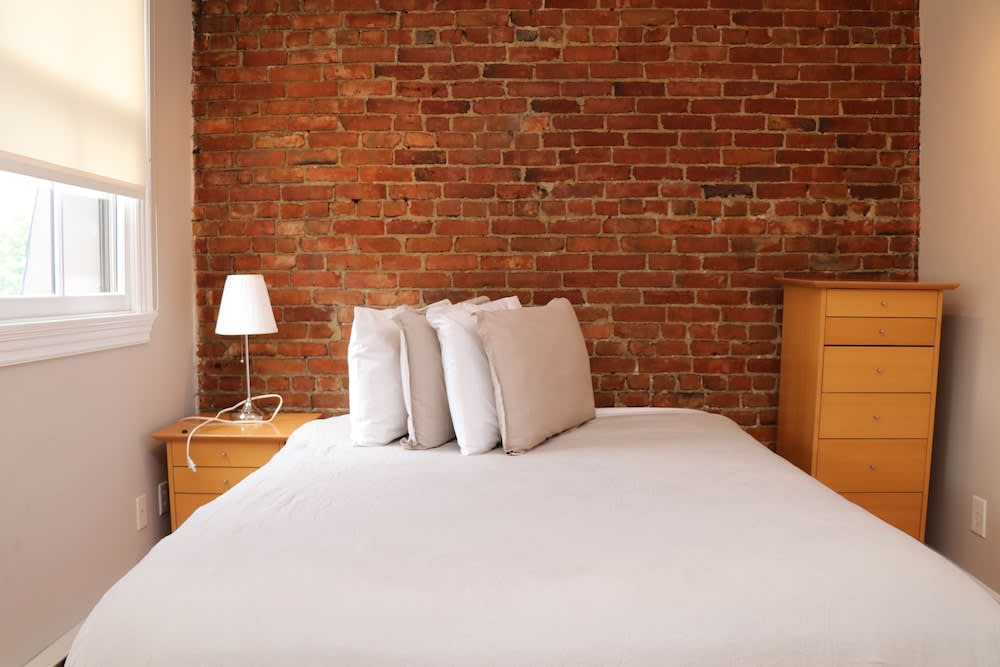 Maverick Suites at 402 Columbus Ave 2