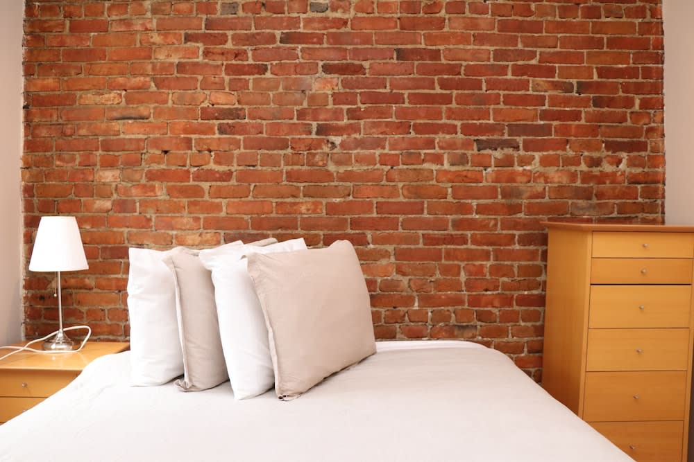 Maverick Suites at 402 Columbus Ave 1