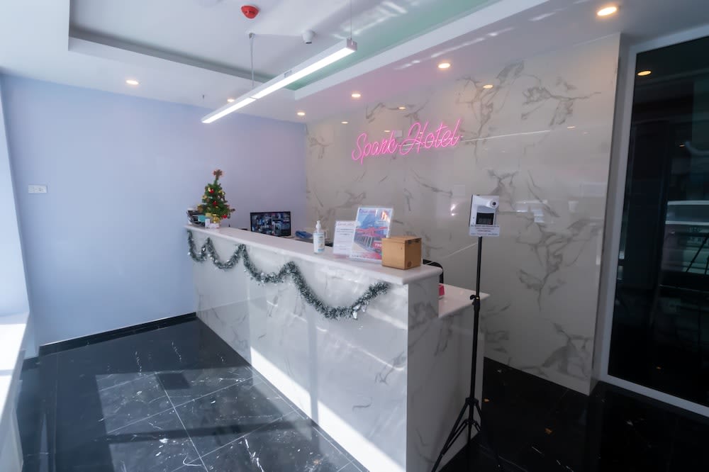 Spark Hotel - MRT Queen Sirikit - SHA Extra Plus Certified 2