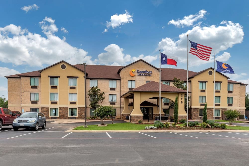 Comfort Inn & Suites Mansfield 1