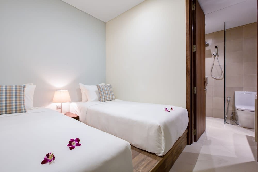 A La Carte Da Nang Beach 2