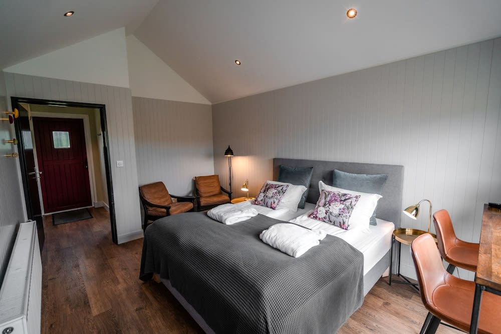 Frost and Fire Hotel 4