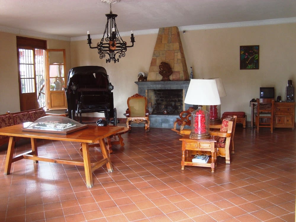 Hotel El Pueblito 2
