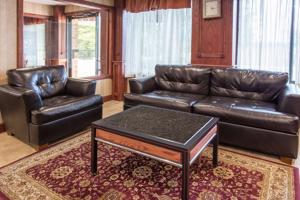 Baymont by Wyndham Muskegon 2