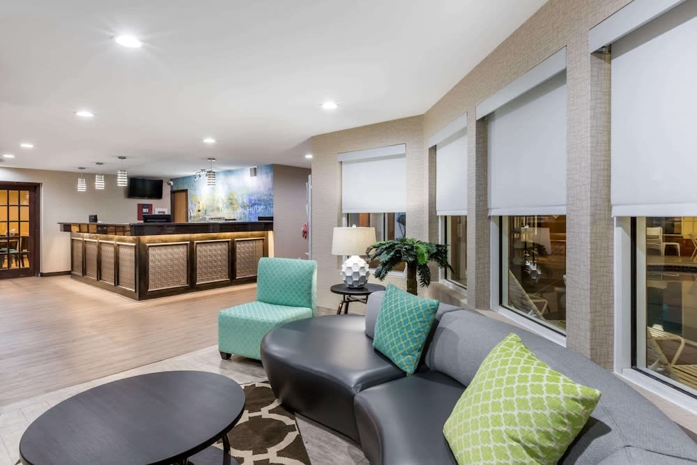Baymont by Wyndham Pella 1