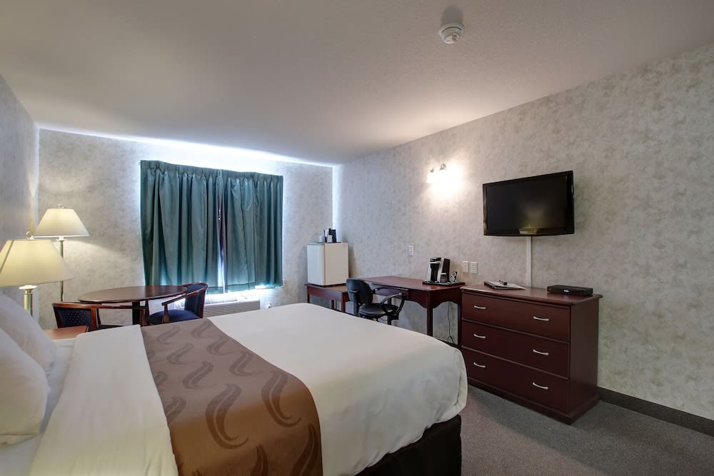 Ramada by Wyndham Nisku Edmonton Airport 2
