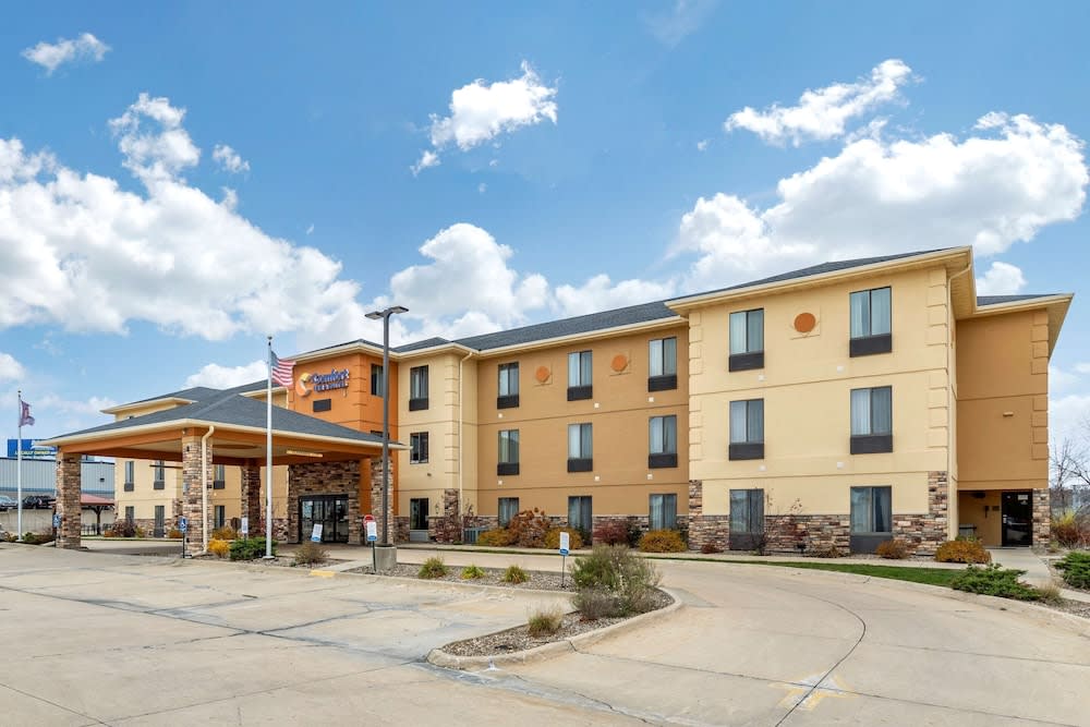 Comfort Inn & Suites Cedar Rapids North - Collins Road 1