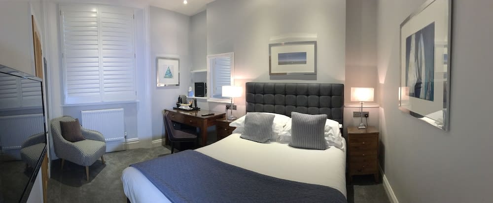 A Room With A View - Free Parking 2