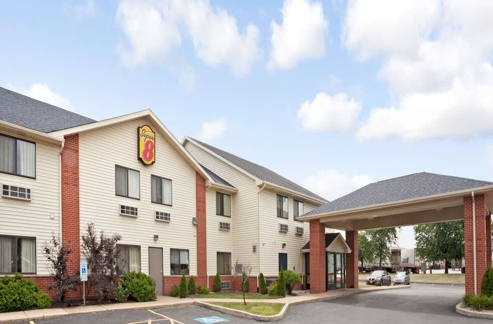 Super 8 by Wyndham Monee I-57 1