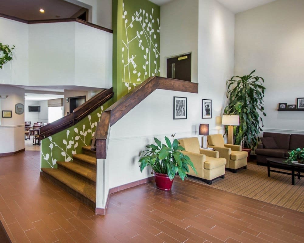 Sleep Inn & Suites Niantic North 2
