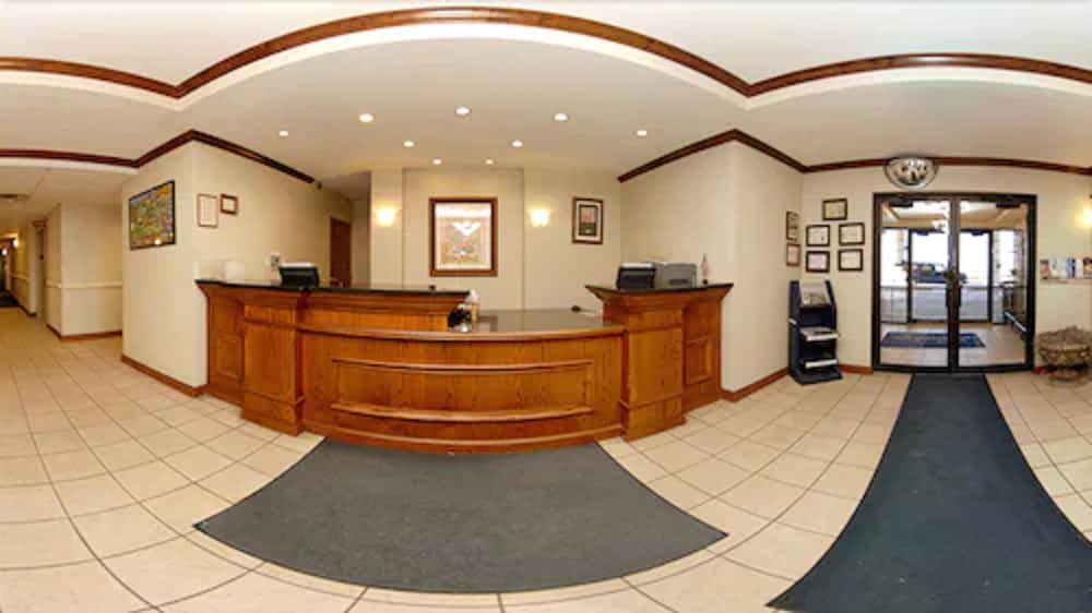 Holiday Inn Express & Suites Plainview, an IHG Hotel 3