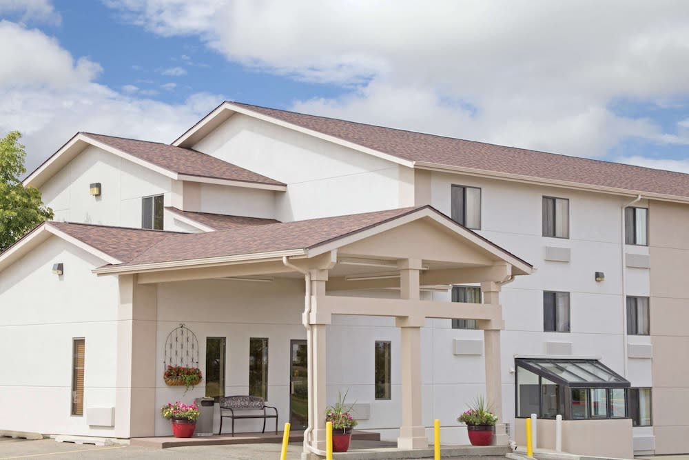 Super 8 by Wyndham Havre 1