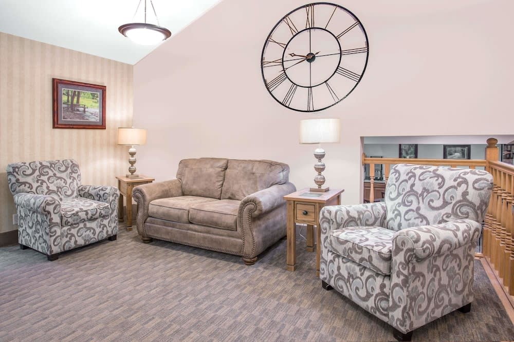 Super 8 by Wyndham Havre 2