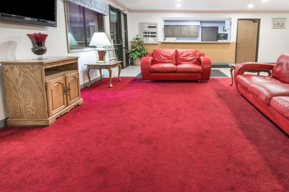 Super 8 by Wyndham Front Royal 5