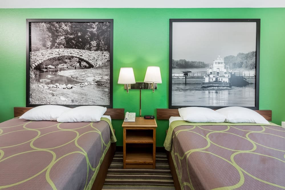 Super 8 by Wyndham Sioux City South 4