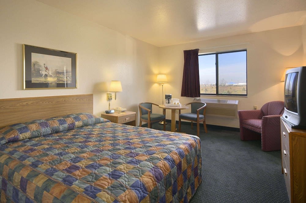 Travelodge by Wyndham Hudsonville 2