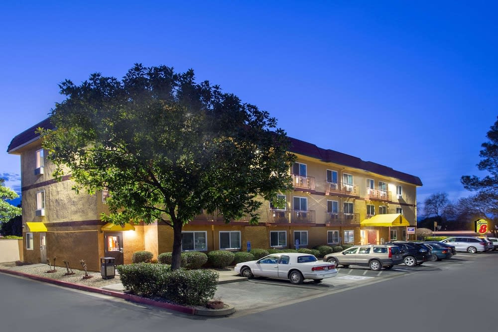 Super 8 by Wyndham Chico 1