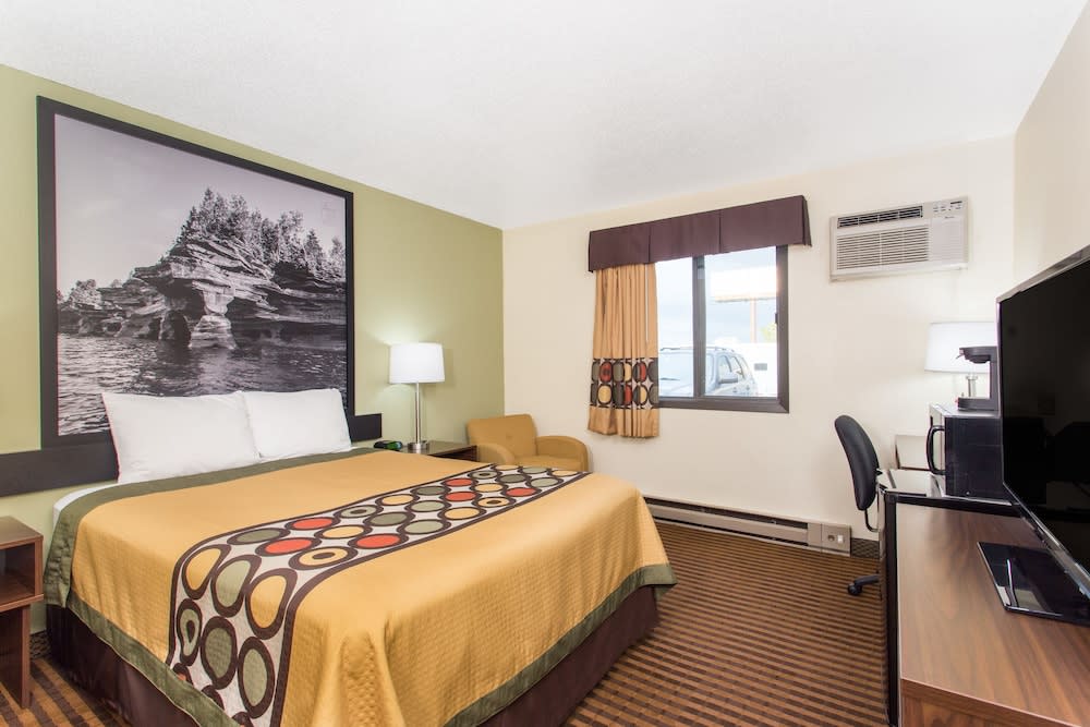 Super 8 by Wyndham Eau Claire I-94 1