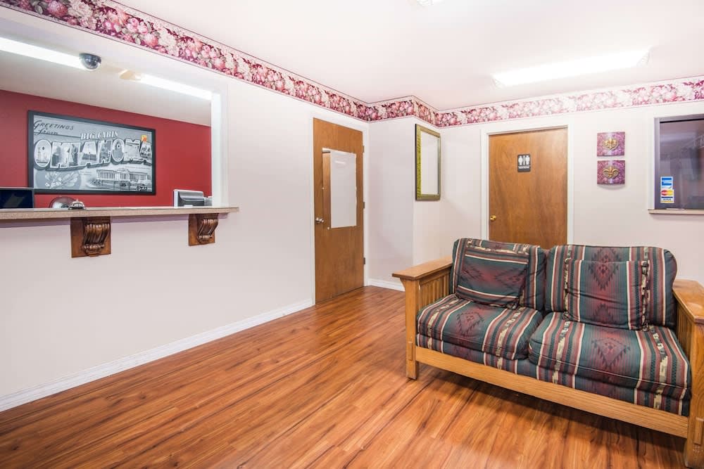 Super 8 by Wyndham Big Cabin/Vinita Area 1