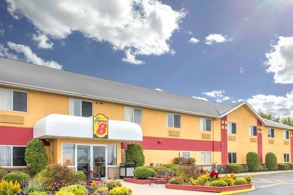 Super 8 by Wyndham Medina 1