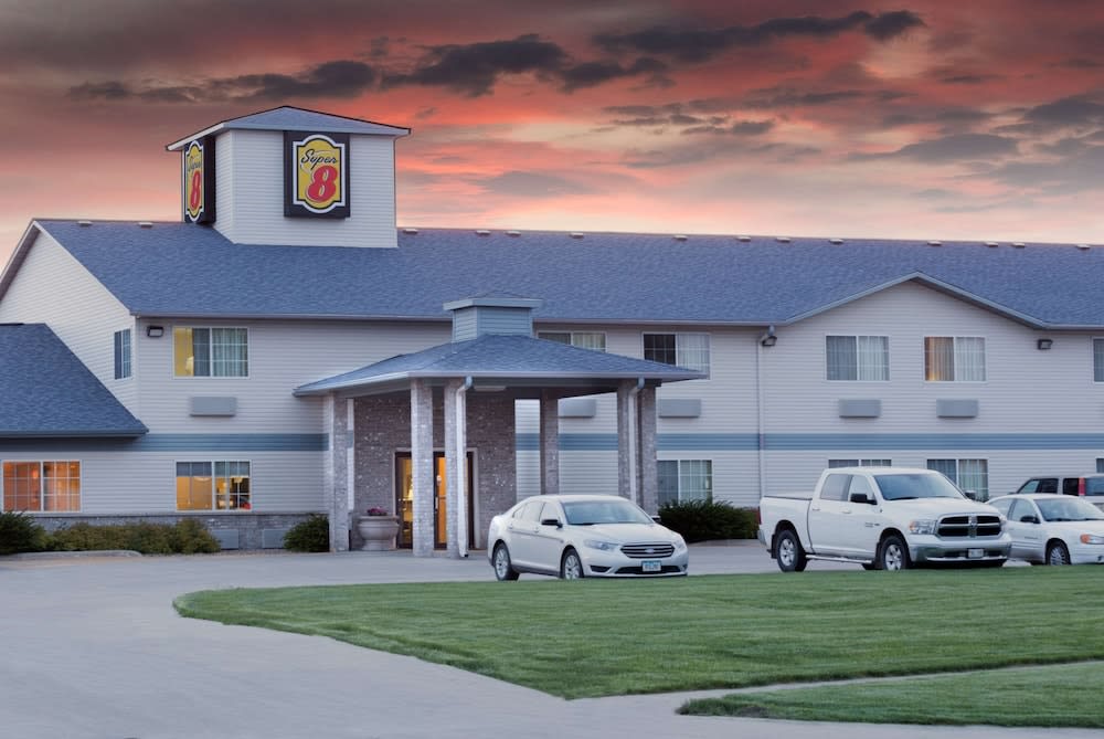 Super 8 by Wyndham Carroll/East 1