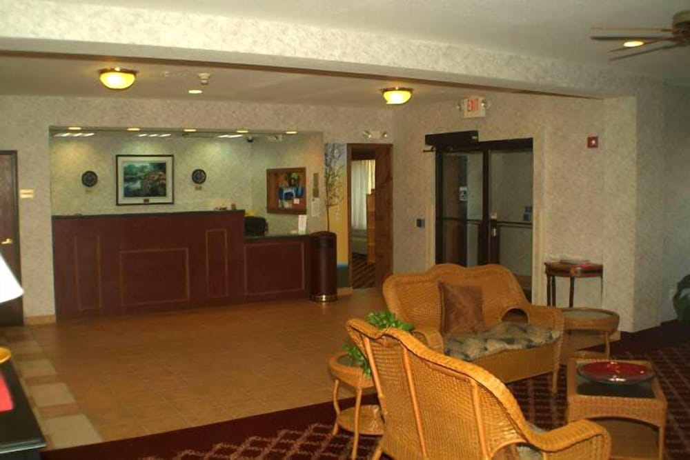 Baymont by Wyndham New Buffalo 2