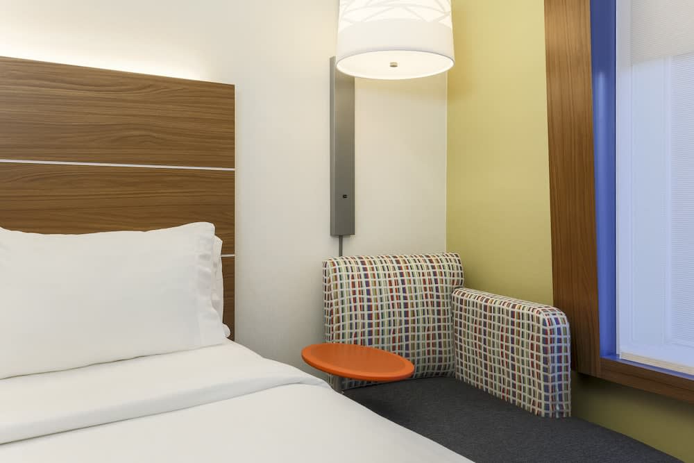 Holiday Inn Express Rochester NE- Irondequoit by IHG 4