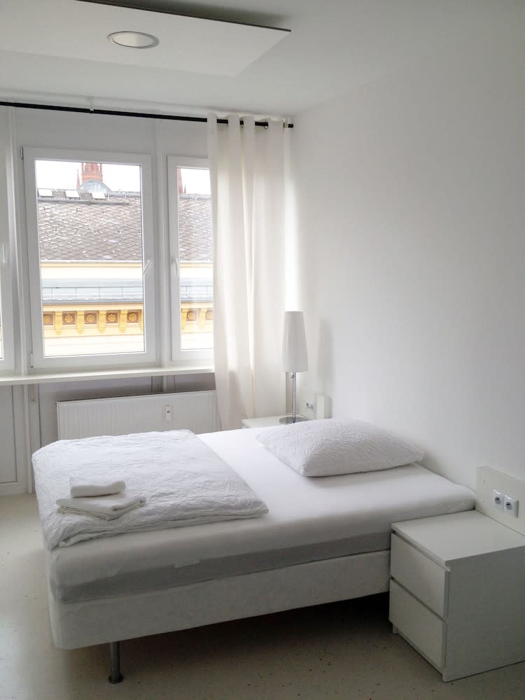 Business Hostel Wiesbaden ONE 1