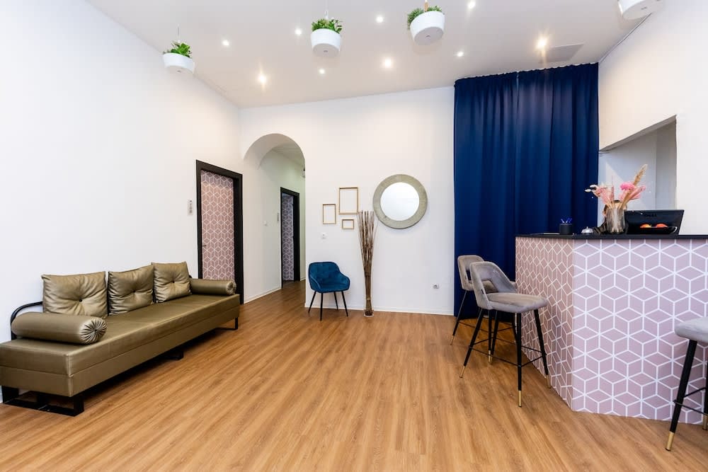 Adagio Downtown Rooms 4