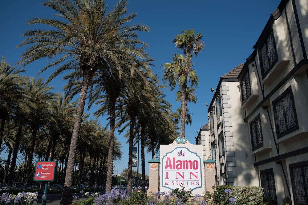 Alamo Inn & Suites 1