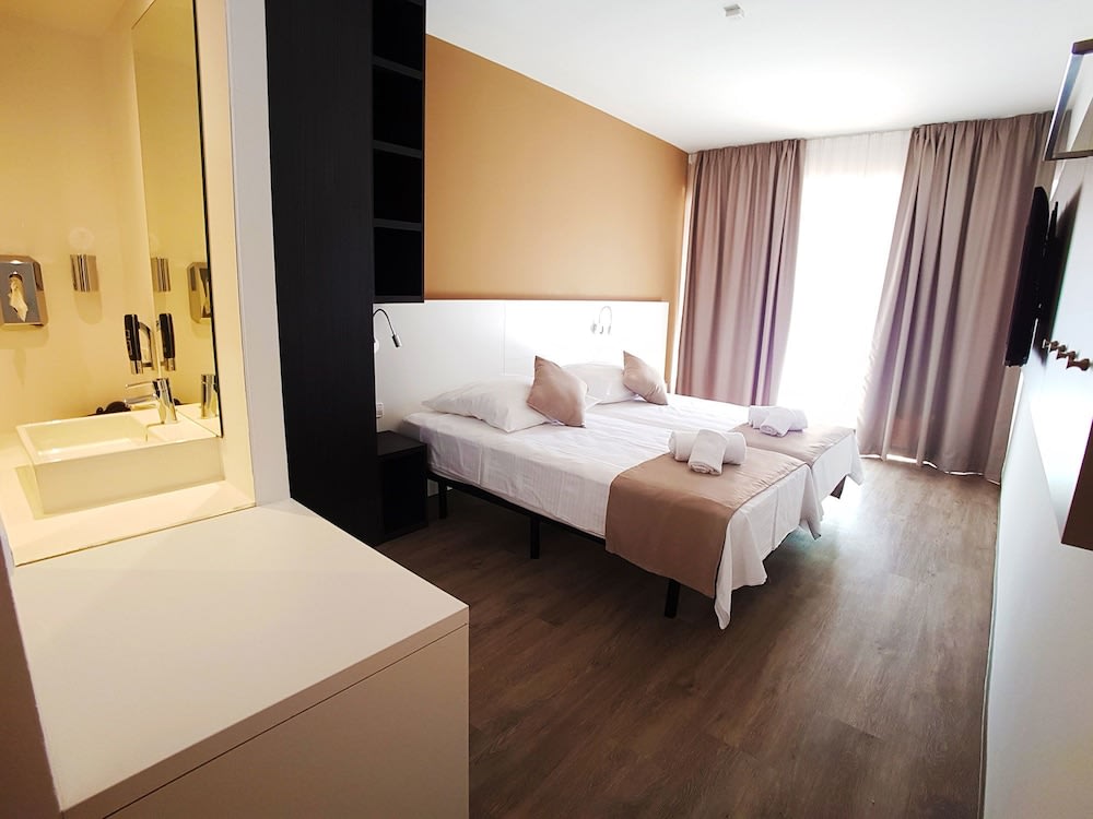 Planet Hotels ONE - Adults Only 16 years 3