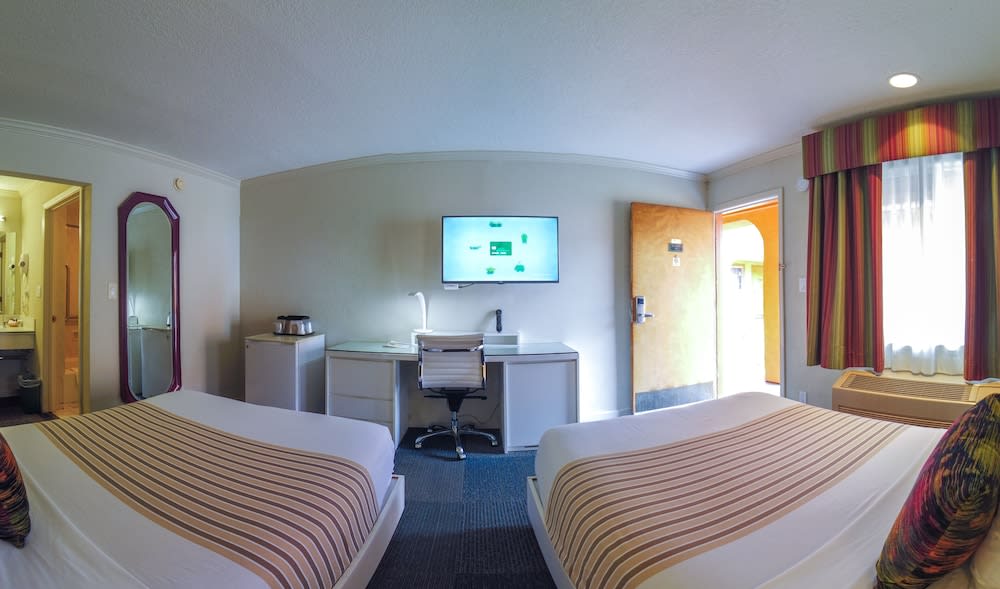 Inn at Golden Gate 5