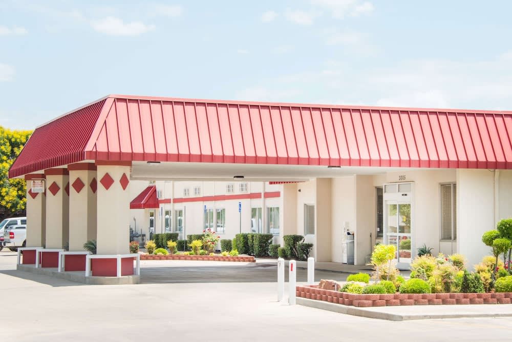 Ramada by Wyndham Enid 1