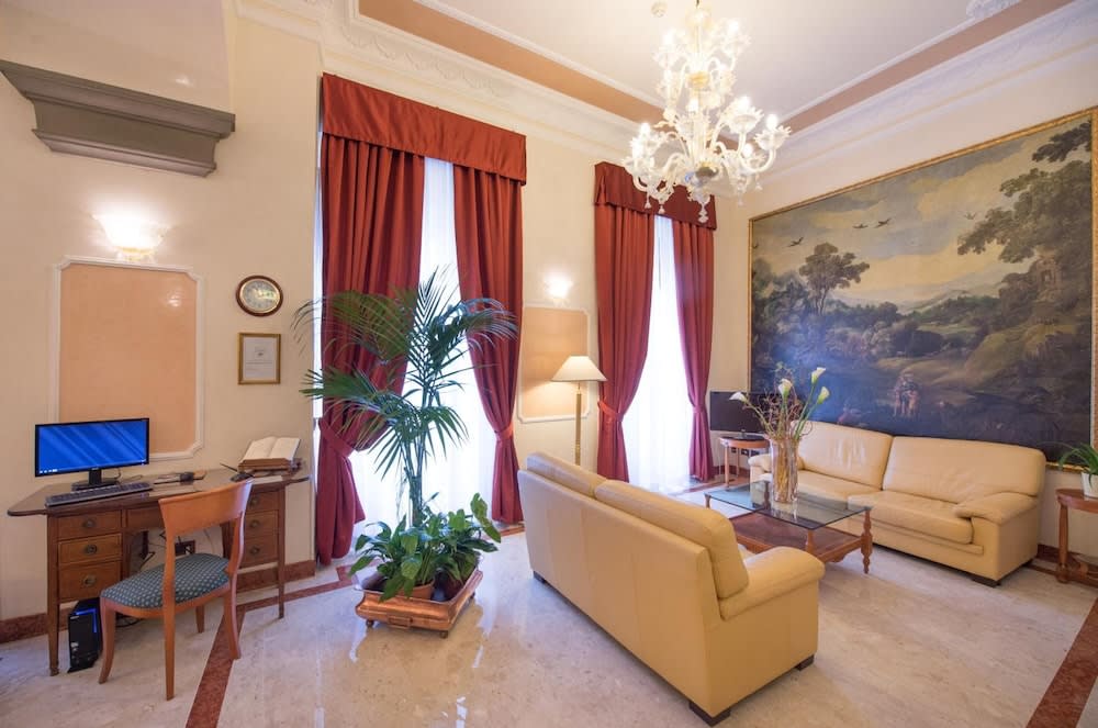 Strozzi Palace Hotel 5